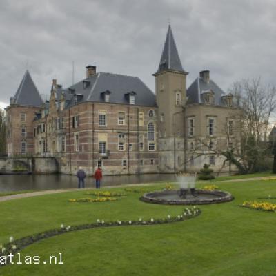 <a title='Bekijk details Twickel' href='https://kasteelatlas.nl/kasteel/twickel'>Twickel</a>