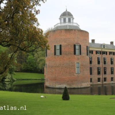 <a title='Bekijk details Rosendael' href='https://kasteelatlas.nl/kasteel/rosendael'>Rosendael</a>