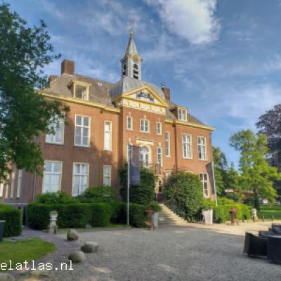 <a title='Bekijk details Hoekelum' href='https://kasteelatlas.nl/kasteel/hoekelum'>Hoekelum</a>