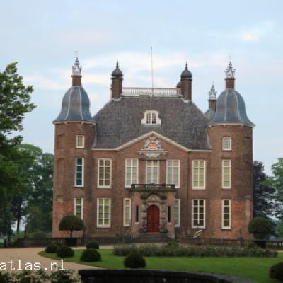 <a title='Bekijk details Biljoen' href='https://kasteelatlas.nl/kasteel/biljoen'>Biljoen</a>