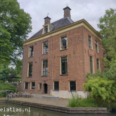 <a title='Bekijk details Rhijnauwen' href='https://kasteelatlas.nl/kasteel/rhijnauwen'>Rhijnauwen</a>