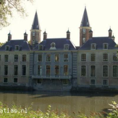 <a title='Bekijk details Ter Hooge' href='https://kasteelatlas.nl/kasteel/ter-hooge'>Ter Hooge</a>
