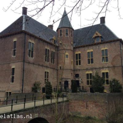<a title='Bekijk details Vorden' href='https://kasteelatlas.nl/kasteel/vorden'>Vorden</a>